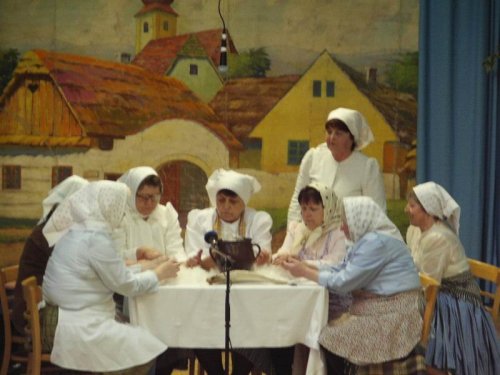 Hraje celá dědina aneb S veselou myslí na nesmysly. - 18.3.2006